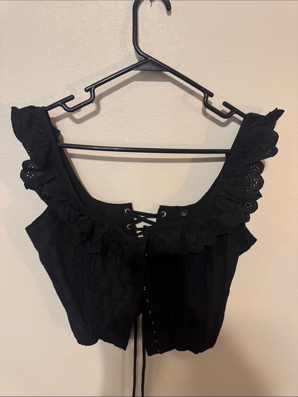 Source Unknown Black Eyelet Ruffle Lace-Up Crop Top